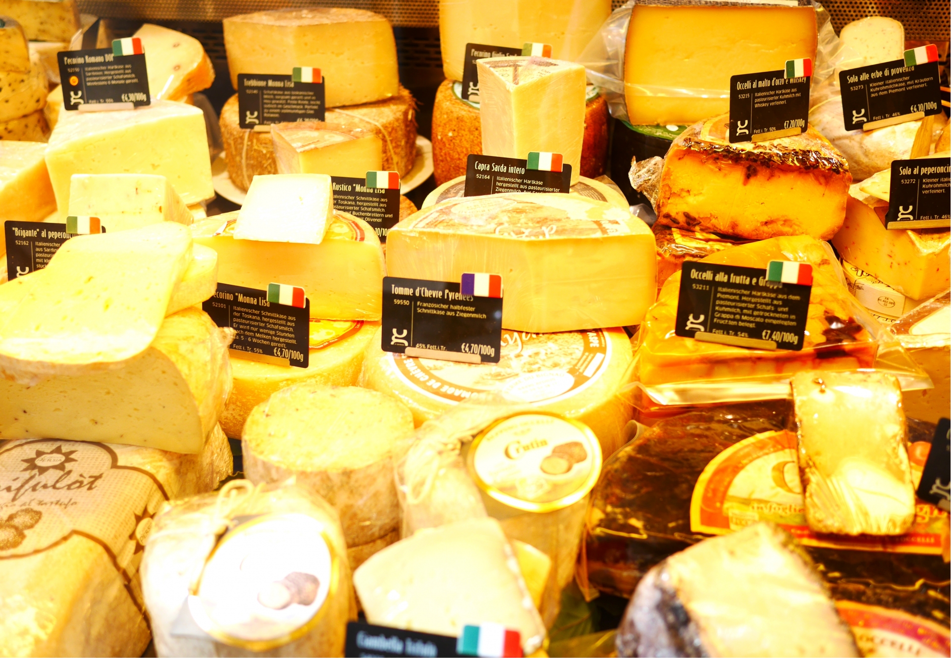 チーズの種類と歴史とは。チーズを楽しめる料理も紹介！