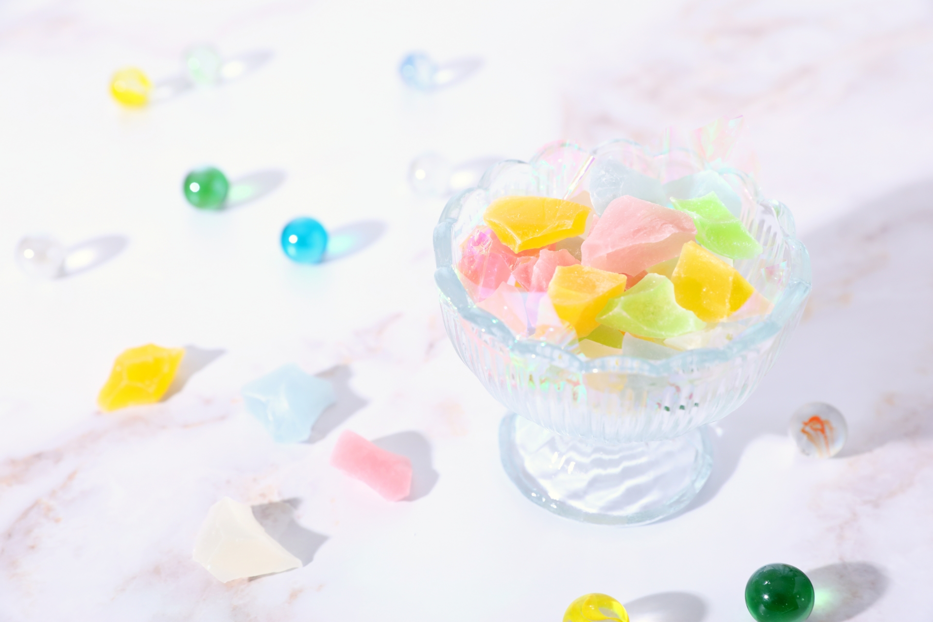 食べる宝石！？夏の涼を楽しむ琥珀糖とは