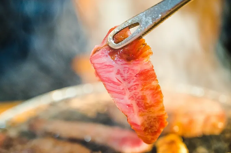 昭和の高級品から令和の国民食へ。8月29日は焼肉を食べたい！