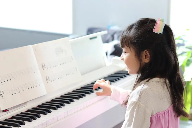 脳機能が鍛えられる！学力や運動能力も上げてくれる「ピアノ」の効果とは？